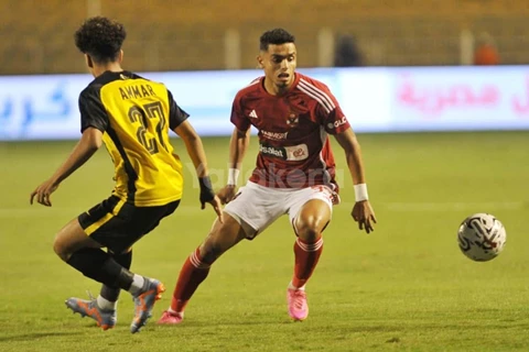 رأسية أفشة تفتتح السجل.. الدبيس يصنع هدفه الأول مع الأهلي في الدوري